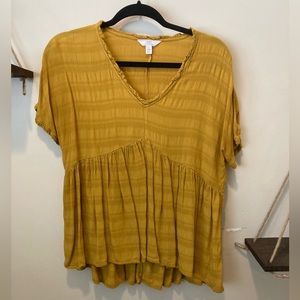 Yellow flowy top